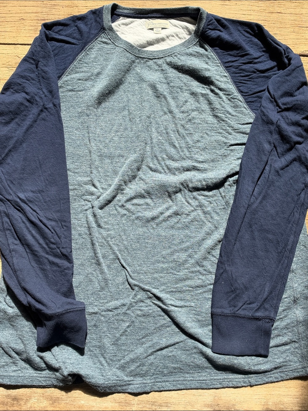 J Crew Knit Goods Men's Two-Tone Blue XL Raglan Long Sleeve Shirt